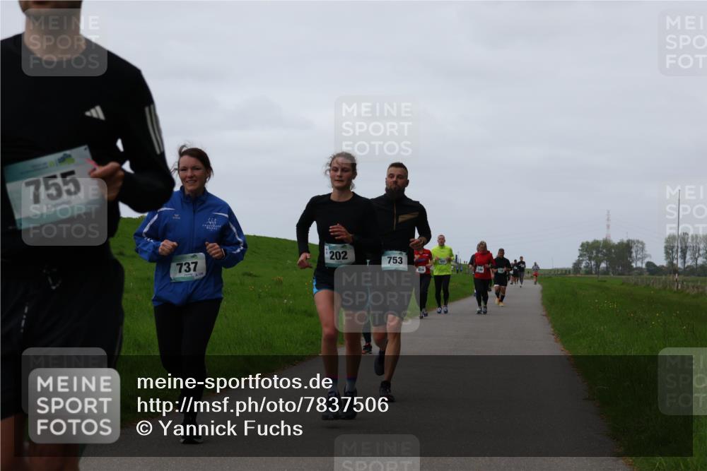 04.05.2025 - 8. Wedeler Halbmarathon Yannick Fuchs http://msf.ph/oto/7837506 04.05.2025 11:24:47 Laufen 755, 202, 737, 753 meine-sportfotos.de