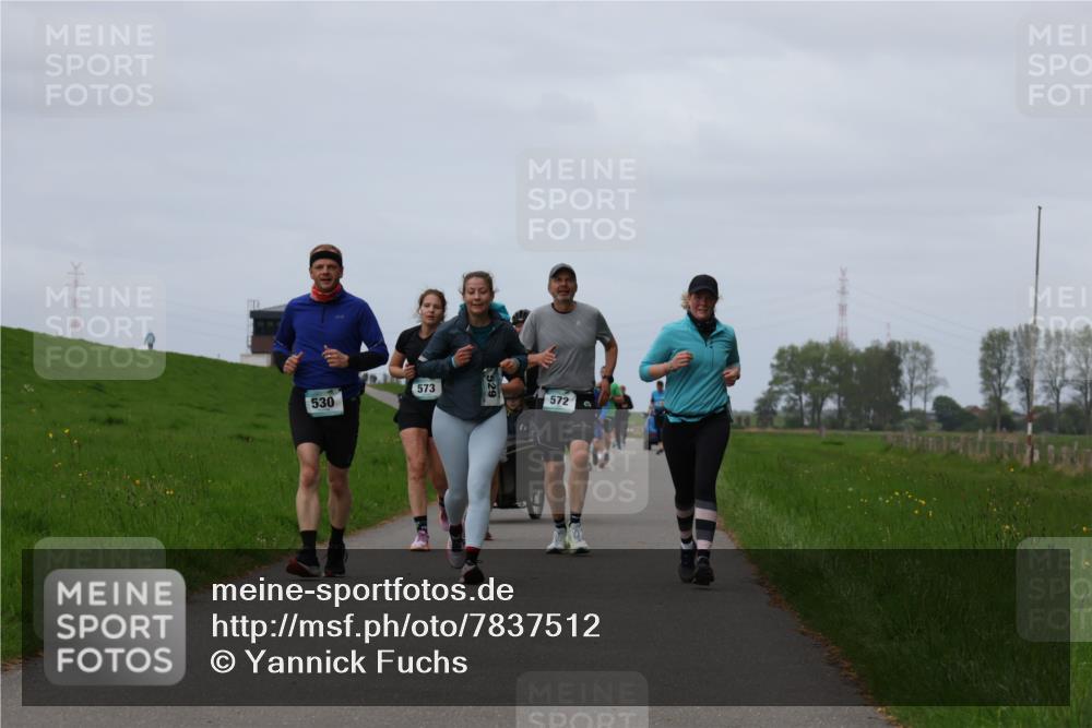 04.05.2025 - 8. Wedeler Halbmarathon Yannick Fuchs http://msf.ph/oto/7837512 04.05.2025 11:46:19 Laufen 573, 530, 529, 572 meine-sportfotos.de