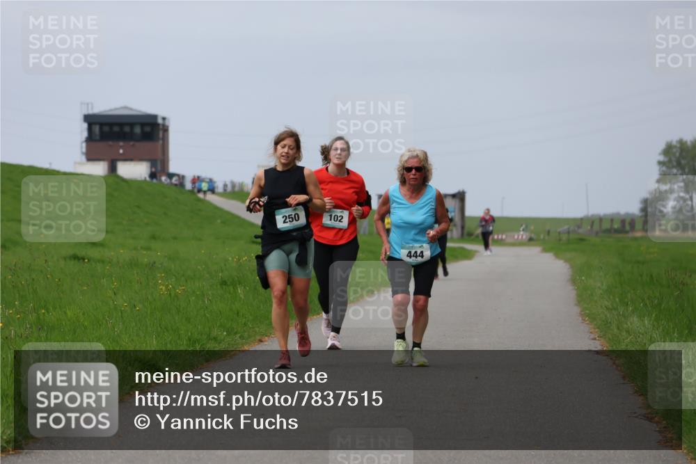 04.05.2025 - 8. Wedeler Halbmarathon Yannick Fuchs http://msf.ph/oto/7837515 04.05.2025 12:00:53 Laufen 250, 102, 444 meine-sportfotos.de