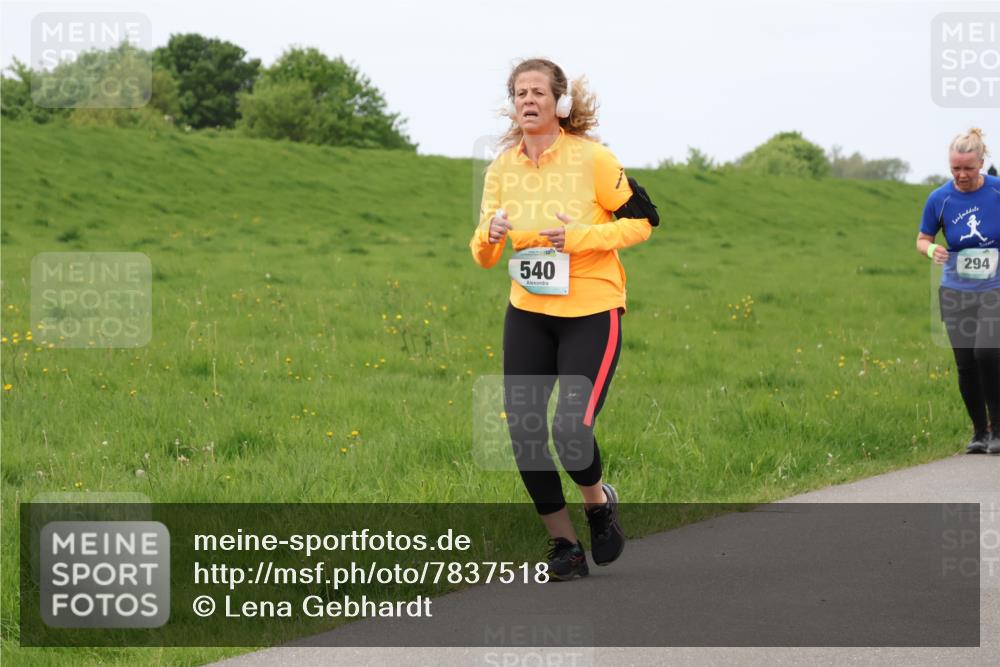 04.05.2025 - 8. Wedeler Halbmarathon Lena Gebhardt http://msf.ph/oto/7837518 04.05.2025 11:34:36 Laufen 540, 294 meine-sportfotos.de