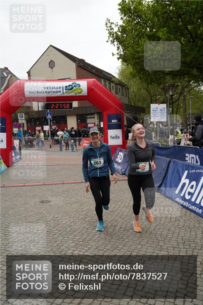 04.05.2025 - 8. Wedeler Halbmarathon Felixshl http://msf.ph/oto/7837527 04.05.2025 12:27:55 Ziel 57, 263 meine-sportfotos.de