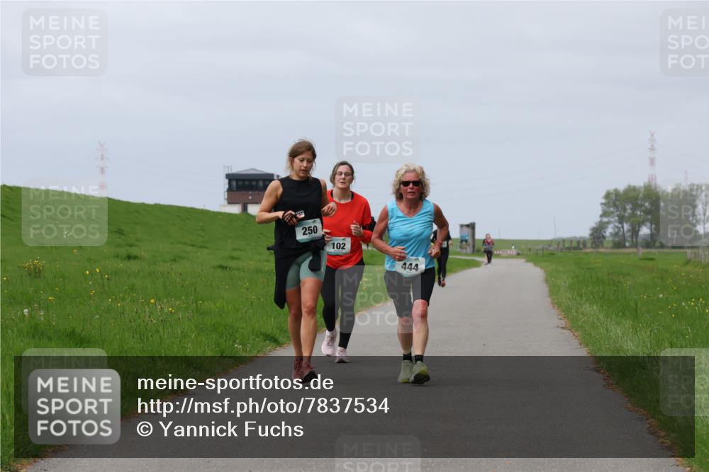 04.05.2025 - 8. Wedeler Halbmarathon Yannick Fuchs http://msf.ph/oto/7837534 04.05.2025 12:00:58 Laufen 250, 102, 444 meine-sportfotos.de