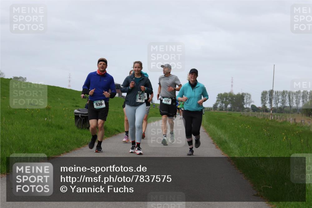 04.05.2025 - 8. Wedeler Halbmarathon Yannick Fuchs http://msf.ph/oto/7837575 04.05.2025 11:46:21 Laufen 530, 572 meine-sportfotos.de