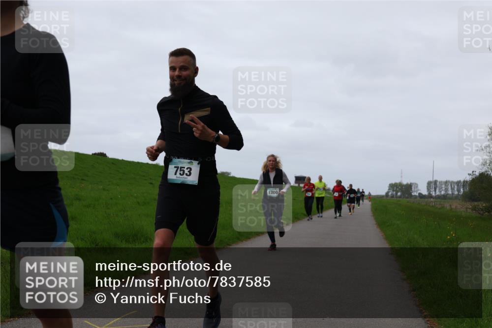 04.05.2025 - 8. Wedeler Halbmarathon Yannick Fuchs http://msf.ph/oto/7837585 04.05.2025 11:24:49 Laufen 753, 1200 meine-sportfotos.de