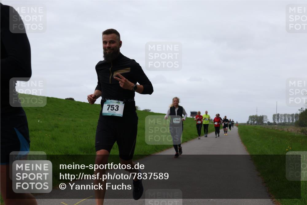 04.05.2025 - 8. Wedeler Halbmarathon Yannick Fuchs http://msf.ph/oto/7837589 04.05.2025 11:24:50 Laufen 753, 1200 meine-sportfotos.de