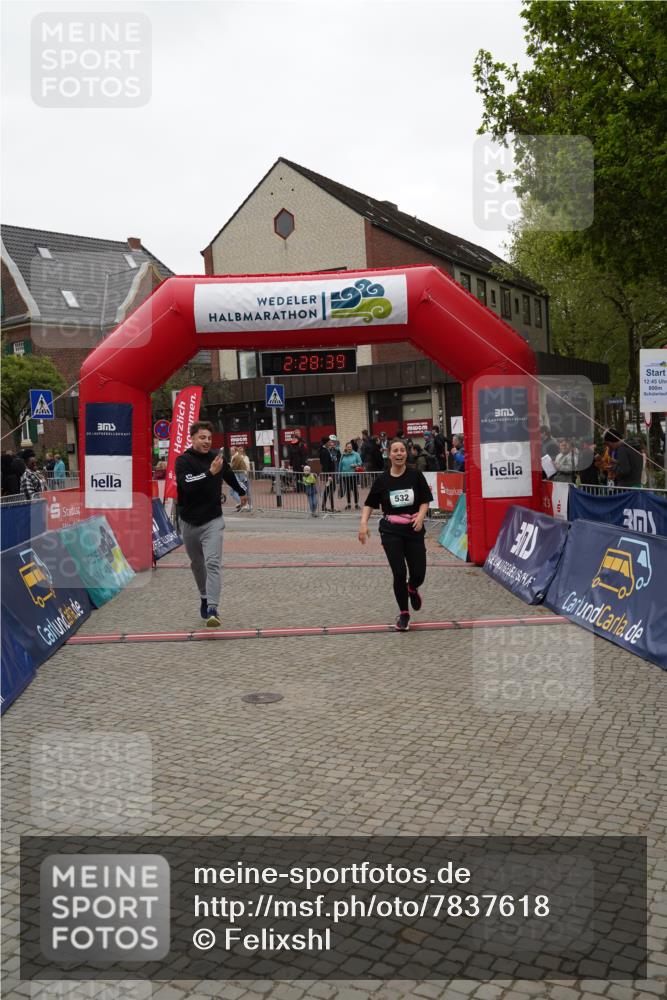 04.05.2025 - 8. Wedeler Halbmarathon Felixshl http://msf.ph/oto/7837618 04.05.2025 12:28:36 Ziel 532 meine-sportfotos.de