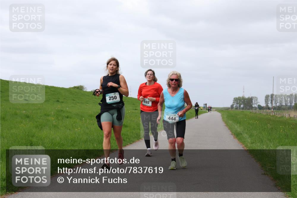 04.05.2025 - 8. Wedeler Halbmarathon Yannick Fuchs http://msf.ph/oto/7837619 04.05.2025 12:01:03 Laufen 250, 102, 444 meine-sportfotos.de