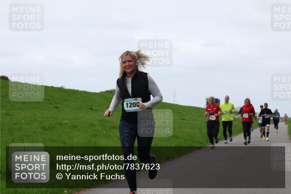 04.05.2025 - 8. Wedeler Halbmarathon Yannick Fuchs http://msf.ph/oto/7837623 04.05.2025 11:24:51 Laufen 1200, 859 meine-sportfotos.de