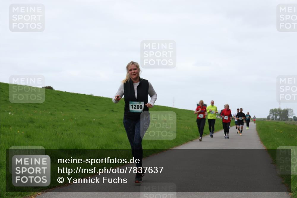 04.05.2025 - 8. Wedeler Halbmarathon Yannick Fuchs http://msf.ph/oto/7837637 04.05.2025 11:24:51 Laufen 1200 meine-sportfotos.de