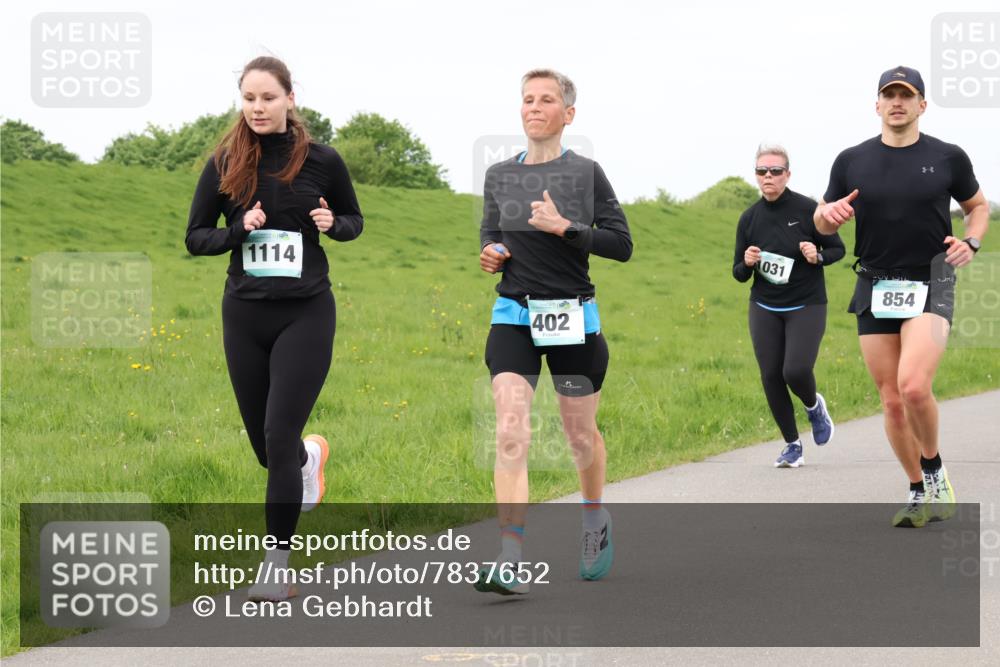 04.05.2025 - 8. Wedeler Halbmarathon Lena Gebhardt http://msf.ph/oto/7837652 04.05.2025 11:34:52 Laufen 1114, 402, 1031, 854 meine-sportfotos.de