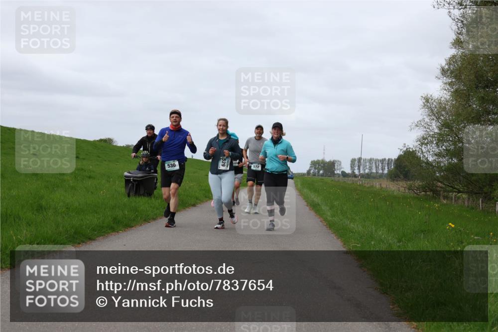 04.05.2025 - 8. Wedeler Halbmarathon Yannick Fuchs http://msf.ph/oto/7837654 04.05.2025 11:46:22 Laufen 530, 572 meine-sportfotos.de