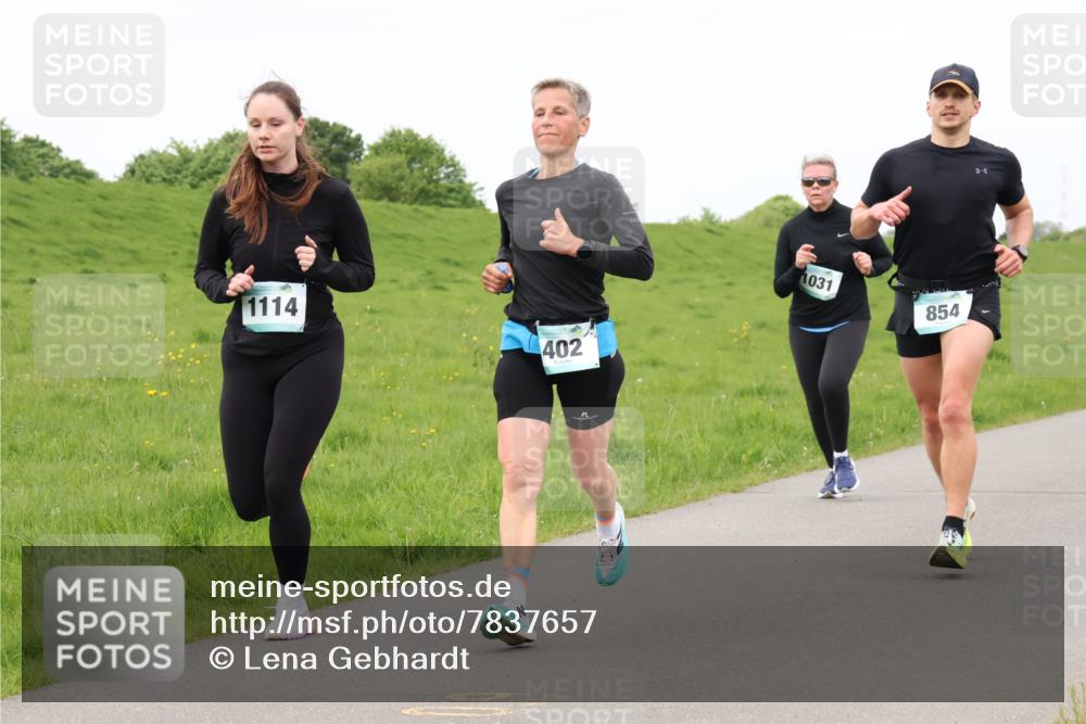 04.05.2025 - 8. Wedeler Halbmarathon Lena Gebhardt http://msf.ph/oto/7837657 04.05.2025 11:34:52 Laufen 1114, 402, 1031, 854 meine-sportfotos.de