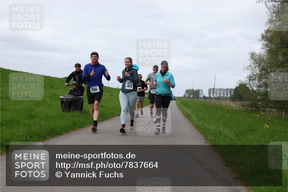 04.05.2025 - 8. Wedeler Halbmarathon Yannick Fuchs http://msf.ph/oto/7837664 04.05.2025 11:46:23 Laufen 530, 572 meine-sportfotos.de