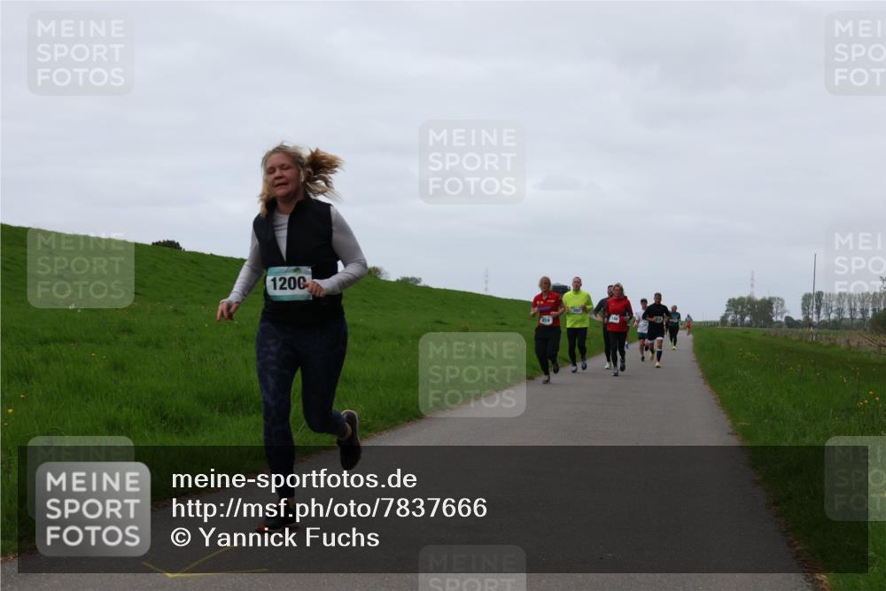 04.05.2025 - 8. Wedeler Halbmarathon Yannick Fuchs http://msf.ph/oto/7837666 04.05.2025 11:24:52 Laufen 1200 meine-sportfotos.de