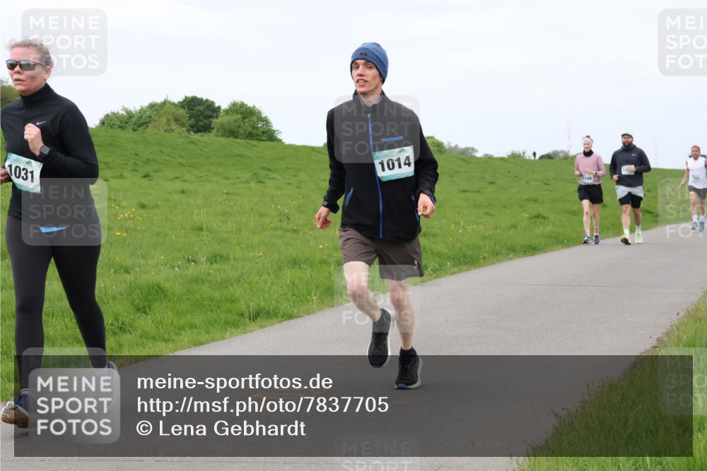 04.05.2025 - 8. Wedeler Halbmarathon Lena Gebhardt http://msf.ph/oto/7837705 04.05.2025 11:34:56 Laufen 1031, 1014, 1186 meine-sportfotos.de