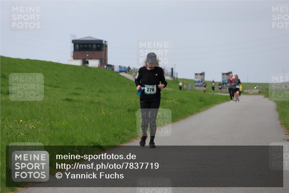 04.05.2025 - 8. Wedeler Halbmarathon Yannick Fuchs http://msf.ph/oto/7837719 04.05.2025 12:01:13 Laufen 278 meine-sportfotos.de