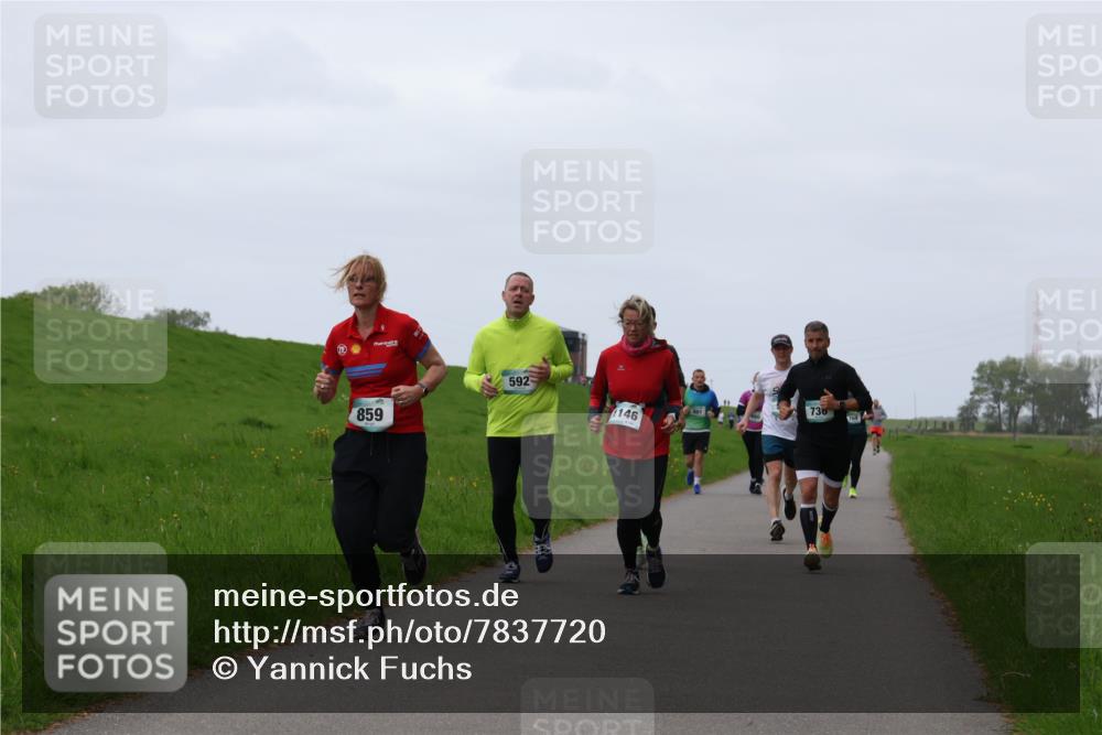 04.05.2025 - 8. Wedeler Halbmarathon Yannick Fuchs http://msf.ph/oto/7837720 04.05.2025 11:24:54 Laufen 859, 592, 736, 1146 meine-sportfotos.de