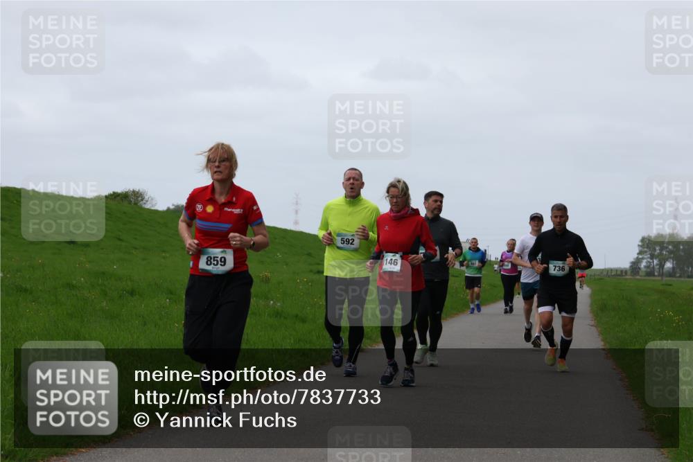 04.05.2025 - 8. Wedeler Halbmarathon Yannick Fuchs http://msf.ph/oto/7837733 04.05.2025 11:24:55 Laufen 859, 592, 146, 736 meine-sportfotos.de