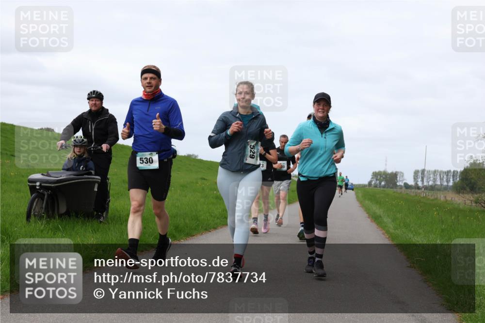 04.05.2025 - 8. Wedeler Halbmarathon Yannick Fuchs http://msf.ph/oto/7837734 04.05.2025 11:46:24 Laufen 530, 529 meine-sportfotos.de