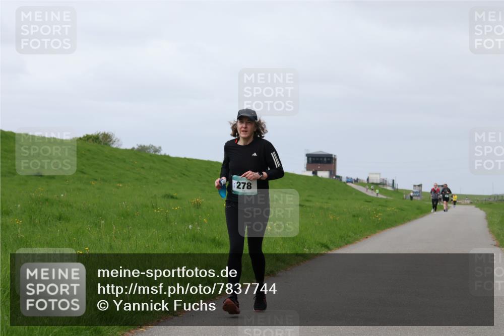 04.05.2025 - 8. Wedeler Halbmarathon Yannick Fuchs http://msf.ph/oto/7837744 04.05.2025 12:01:20 Laufen 278 meine-sportfotos.de