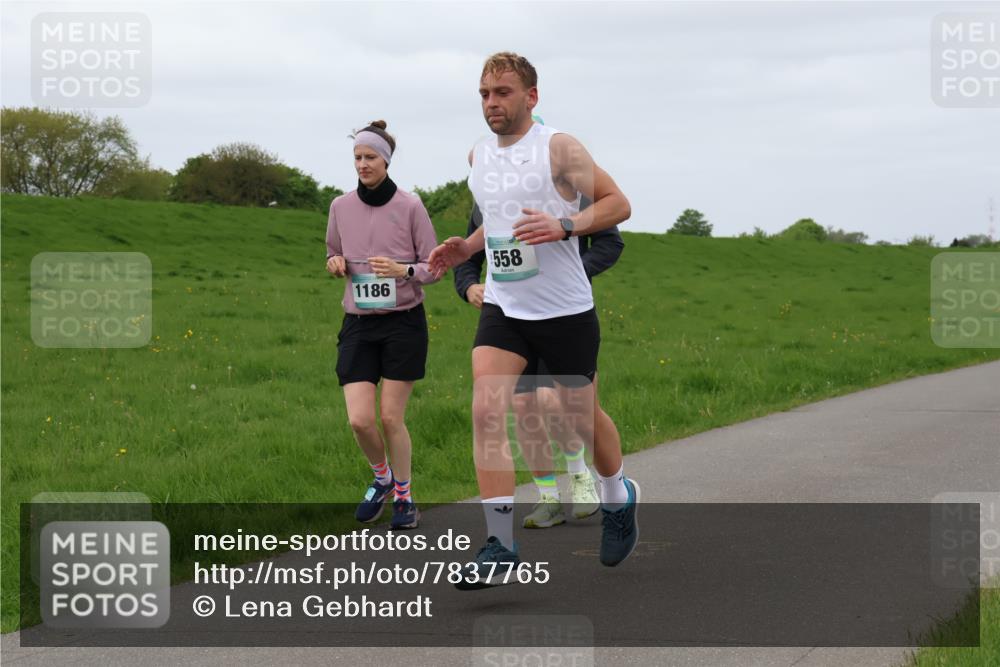 04.05.2025 - 8. Wedeler Halbmarathon Lena Gebhardt http://msf.ph/oto/7837765 04.05.2025 11:35:04 Laufen 1186, 558 meine-sportfotos.de