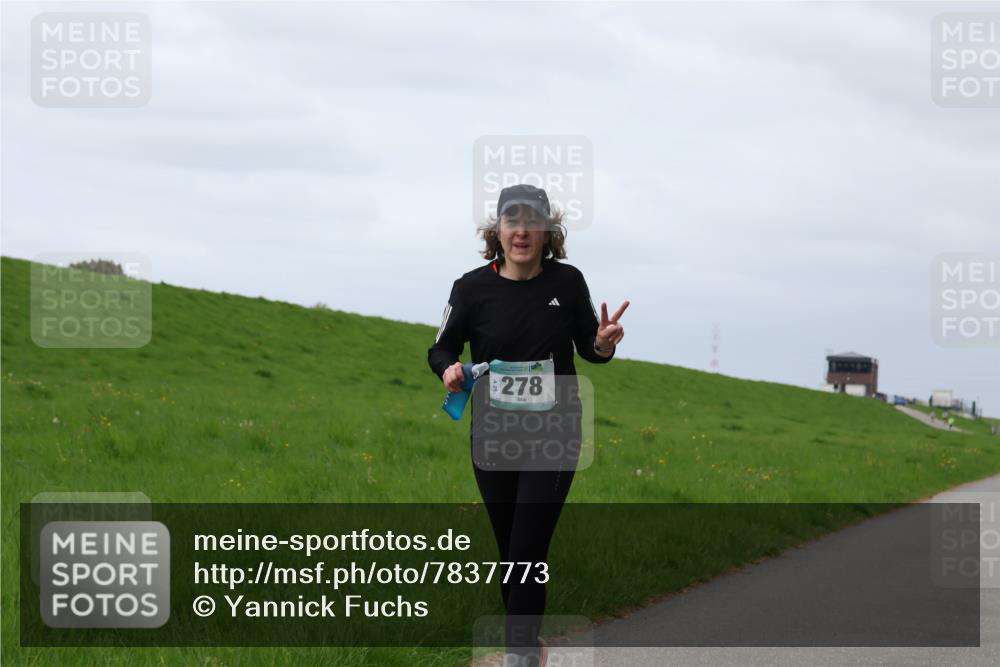 04.05.2025 - 8. Wedeler Halbmarathon Yannick Fuchs http://msf.ph/oto/7837773 04.05.2025 12:01:22 Laufen 278 meine-sportfotos.de