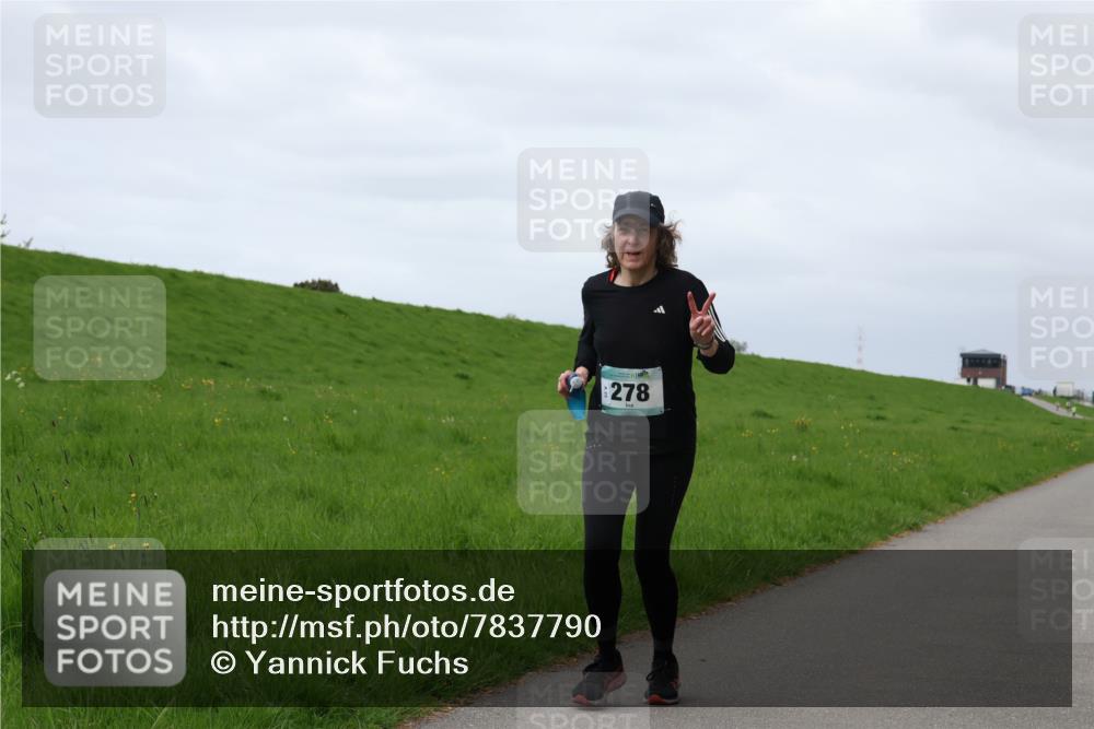 04.05.2025 - 8. Wedeler Halbmarathon Yannick Fuchs http://msf.ph/oto/7837790 04.05.2025 12:01:22 Laufen 278 meine-sportfotos.de