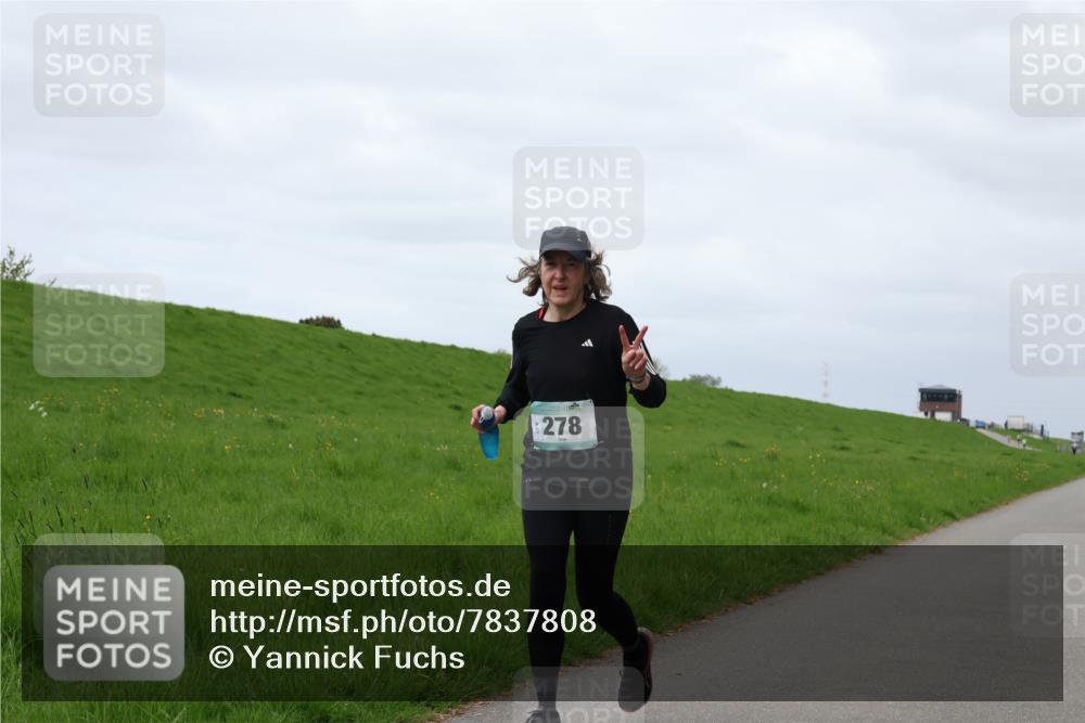 04.05.2025 - 8. Wedeler Halbmarathon Yannick Fuchs http://msf.ph/oto/7837808 04.05.2025 12:01:22 Laufen 278 meine-sportfotos.de