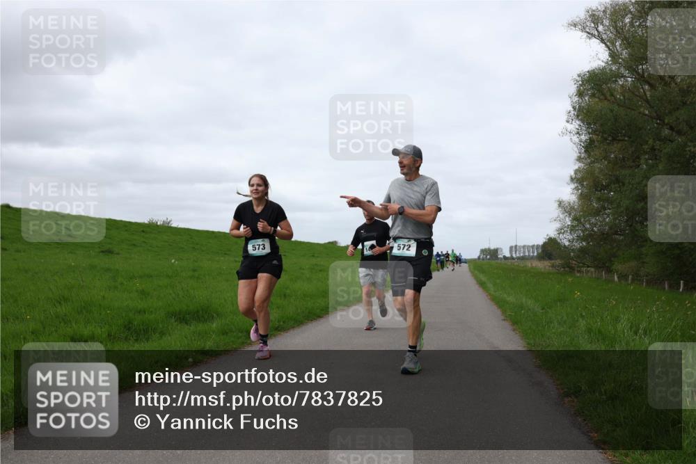 04.05.2025 - 8. Wedeler Halbmarathon Yannick Fuchs http://msf.ph/oto/7837825 04.05.2025 11:46:27 Laufen 573, 572 meine-sportfotos.de