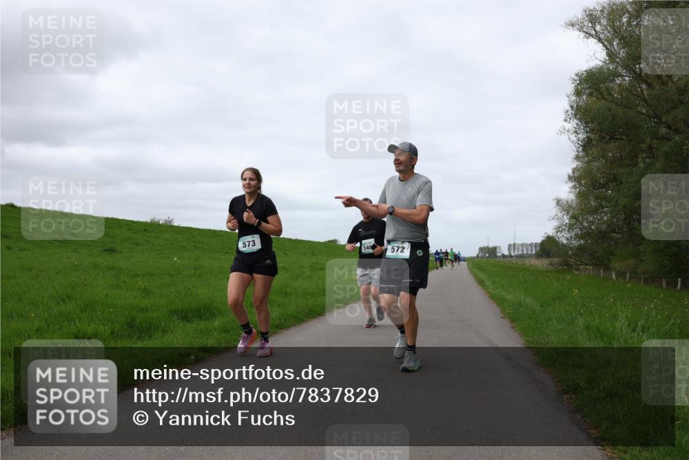 04.05.2025 - 8. Wedeler Halbmarathon Yannick Fuchs http://msf.ph/oto/7837829 04.05.2025 11:46:27 Laufen 573, 140, 572 meine-sportfotos.de
