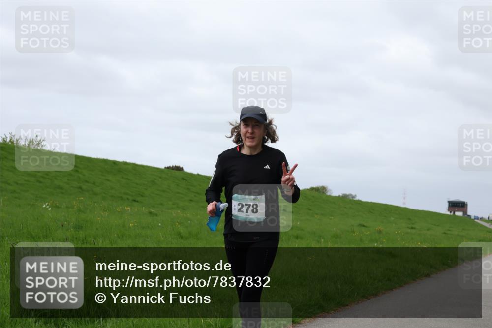 04.05.2025 - 8. Wedeler Halbmarathon Yannick Fuchs http://msf.ph/oto/7837832 04.05.2025 12:01:23 Laufen 278 meine-sportfotos.de