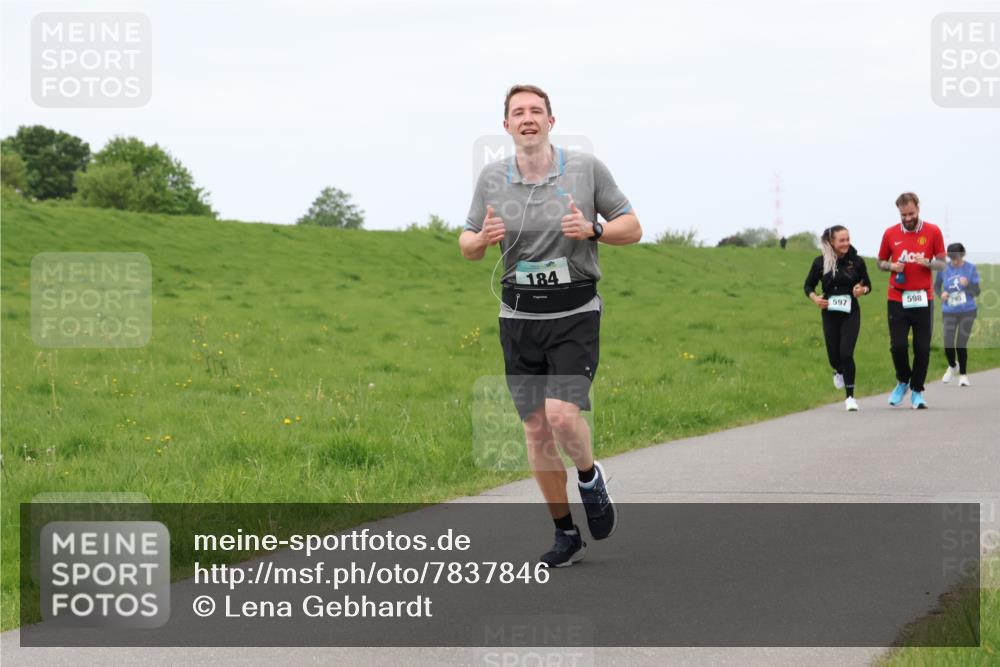 04.05.2025 - 8. Wedeler Halbmarathon Lena Gebhardt http://msf.ph/oto/7837846 04.05.2025 11:35:36 Laufen 184, 597, 598, 295 meine-sportfotos.de
