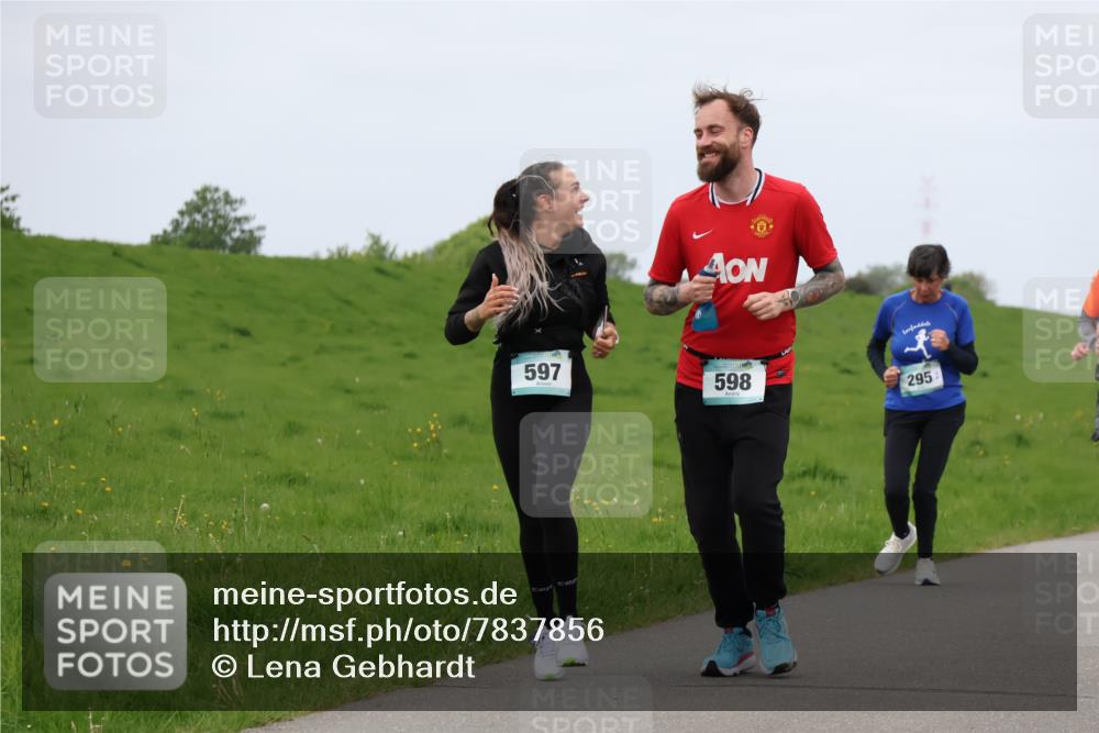 04.05.2025 - 8. Wedeler Halbmarathon Lena Gebhardt http://msf.ph/oto/7837856 04.05.2025 11:35:41 Laufen 597, 598, 295 meine-sportfotos.de