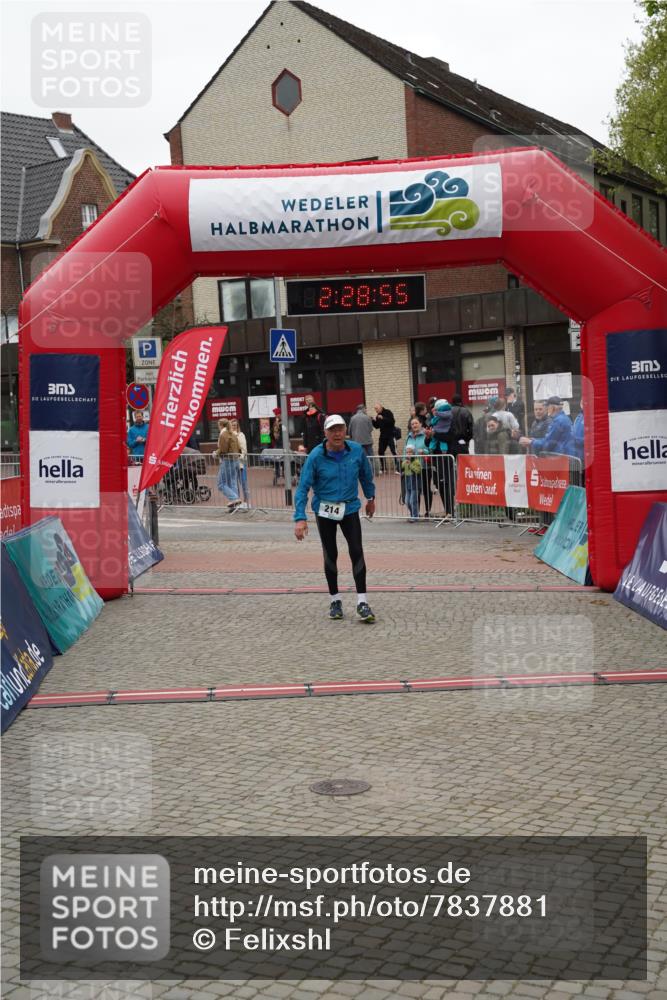 04.05.2025 - 8. Wedeler Halbmarathon Felixshl http://msf.ph/oto/7837881 04.05.2025 12:28:53 Ziel 214 meine-sportfotos.de