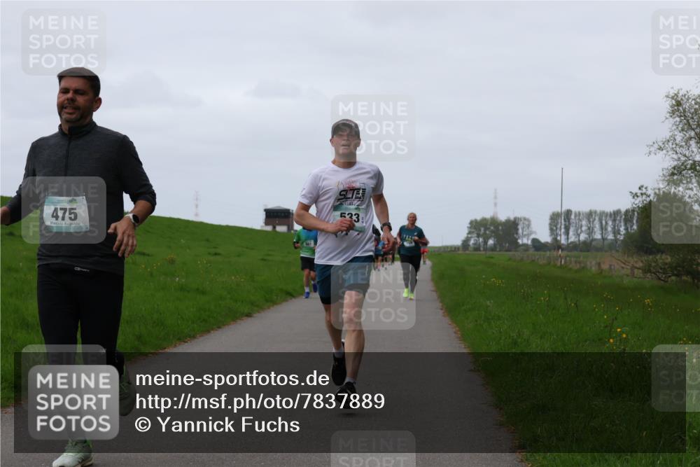 04.05.2025 - 8. Wedeler Halbmarathon Yannick Fuchs http://msf.ph/oto/7837889 04.05.2025 11:24:59 Laufen 475, 33 meine-sportfotos.de