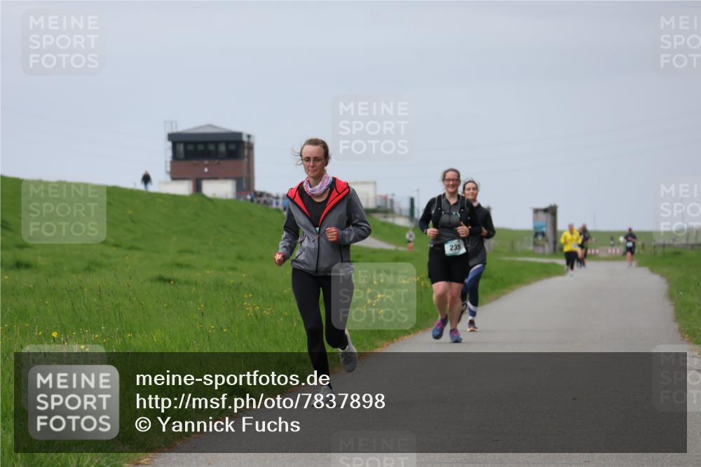 04.05.2025 - 8. Wedeler Halbmarathon Yannick Fuchs http://msf.ph/oto/7837898 04.05.2025 12:01:41 Laufen 235 meine-sportfotos.de