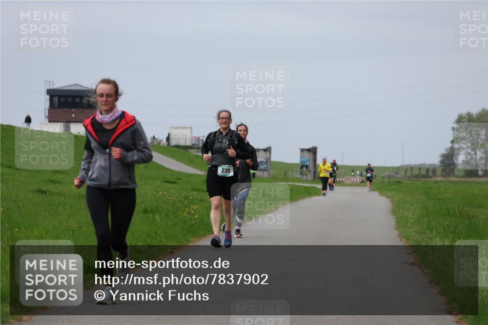 04.05.2025 - 8. Wedeler Halbmarathon Yannick Fuchs http://msf.ph/oto/7837902 04.05.2025 12:01:42 Laufen 235 meine-sportfotos.de