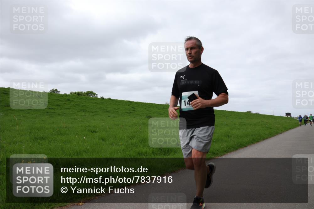 04.05.2025 - 8. Wedeler Halbmarathon Yannick Fuchs http://msf.ph/oto/7837916 04.05.2025 11:46:28 Laufen 14 meine-sportfotos.de