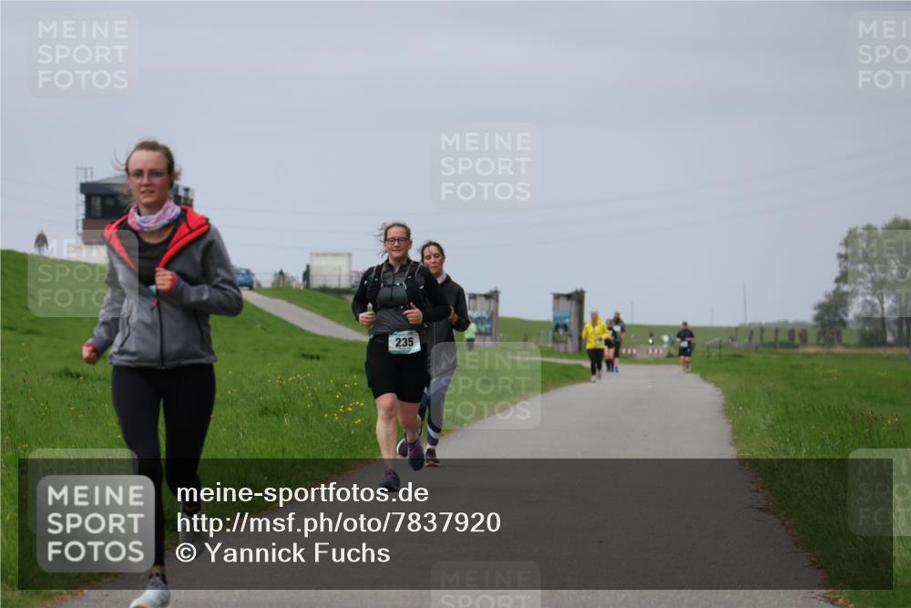 04.05.2025 - 8. Wedeler Halbmarathon Yannick Fuchs http://msf.ph/oto/7837920 04.05.2025 12:01:43 Laufen 235 meine-sportfotos.de