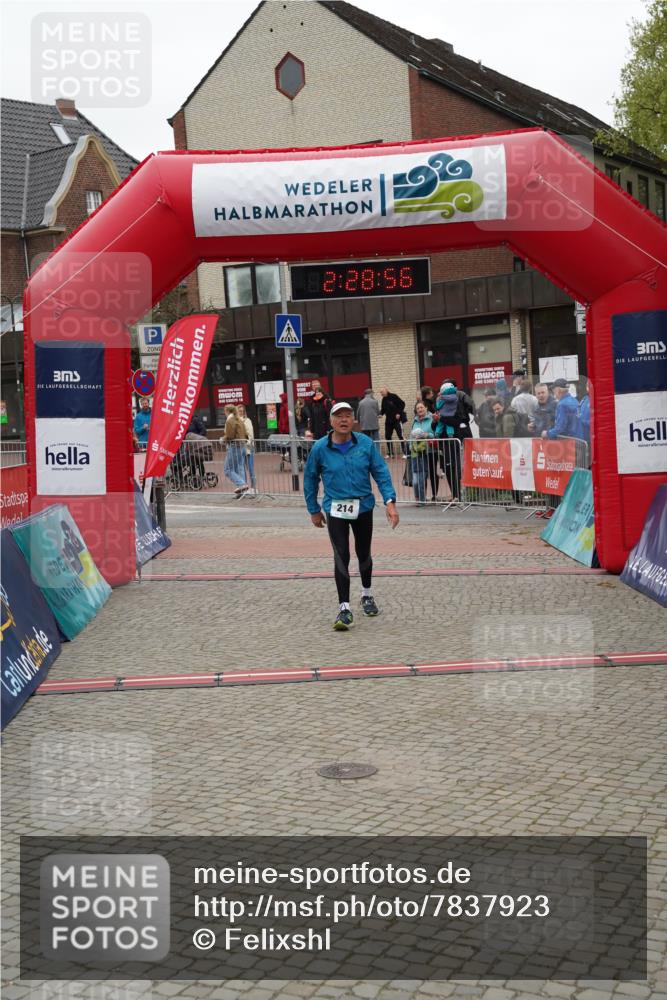 04.05.2025 - 8. Wedeler Halbmarathon Felixshl http://msf.ph/oto/7837923 04.05.2025 12:28:54 Ziel 214 meine-sportfotos.de