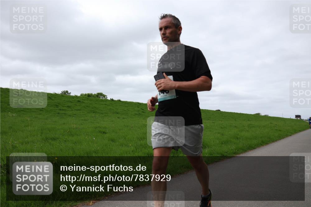 04.05.2025 - 8. Wedeler Halbmarathon Yannick Fuchs http://msf.ph/oto/7837929 04.05.2025 11:46:29 Laufen  meine-sportfotos.de