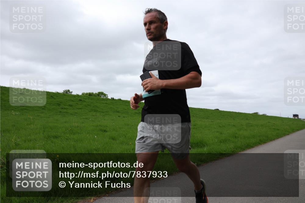 04.05.2025 - 8. Wedeler Halbmarathon Yannick Fuchs http://msf.ph/oto/7837933 04.05.2025 11:46:29 Laufen  meine-sportfotos.de