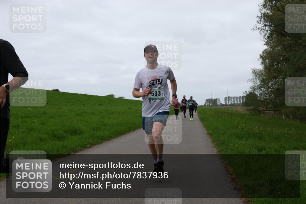 04.05.2025 - 8. Wedeler Halbmarathon Yannick Fuchs http://msf.ph/oto/7837936 04.05.2025 11:25:01 Laufen 2022, 533 meine-sportfotos.de
