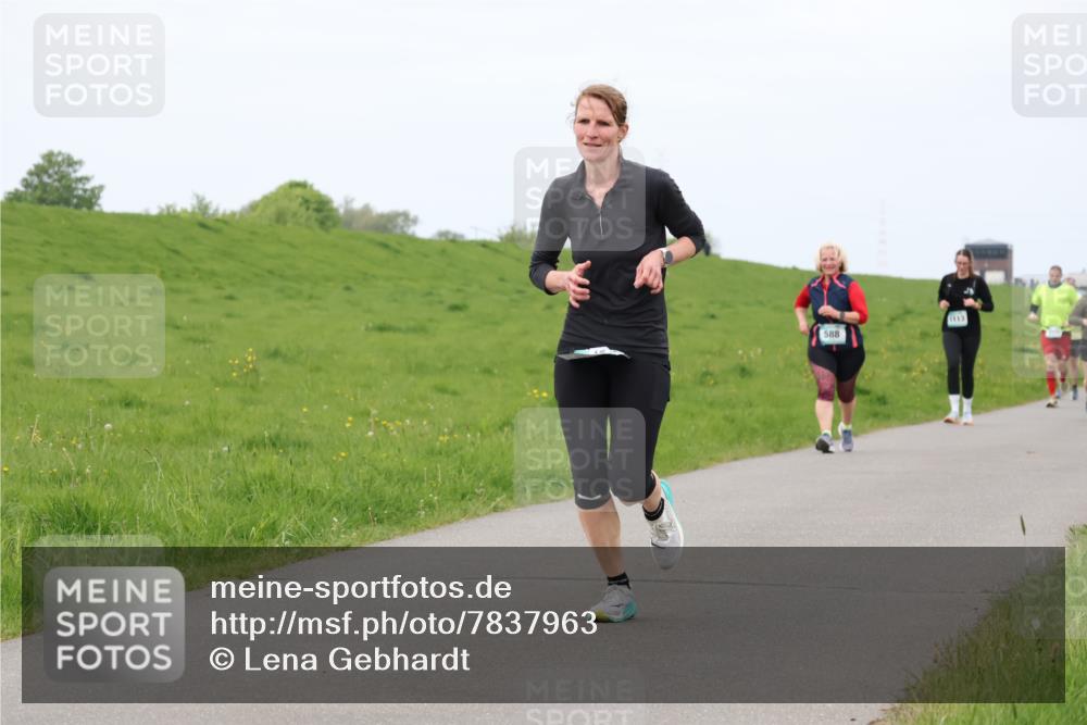 04.05.2025 - 8. Wedeler Halbmarathon Lena Gebhardt http://msf.ph/oto/7837963 04.05.2025 11:35:56 Laufen 588 meine-sportfotos.de