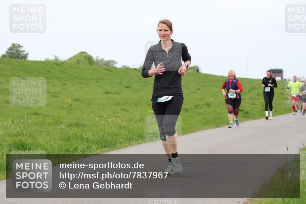 04.05.2025 - 8. Wedeler Halbmarathon Lena Gebhardt http://msf.ph/oto/7837967 04.05.2025 11:35:56 Laufen 588 meine-sportfotos.de