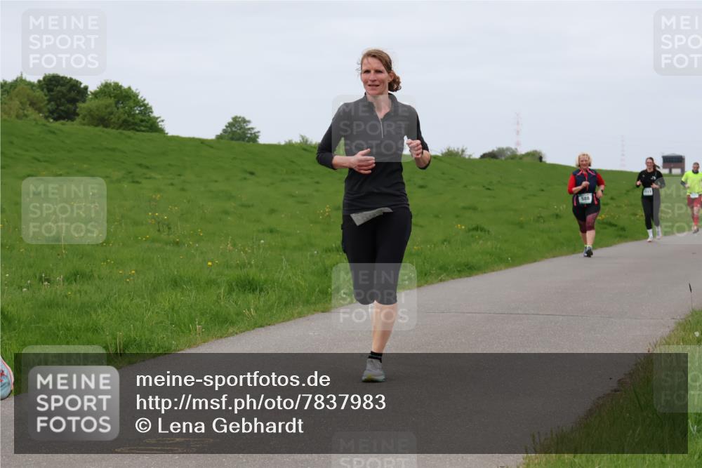 04.05.2025 - 8. Wedeler Halbmarathon Lena Gebhardt http://msf.ph/oto/7837983 04.05.2025 11:35:57 Laufen 588 meine-sportfotos.de