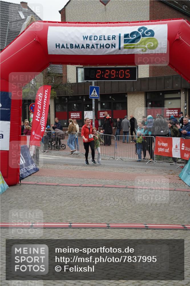 04.05.2025 - 8. Wedeler Halbmarathon Felixshl http://msf.ph/oto/7837995 04.05.2025 12:29:03 Ziel 137 meine-sportfotos.de