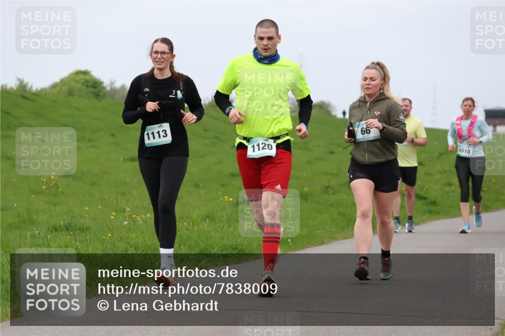 04.05.2025 - 8. Wedeler Halbmarathon Lena Gebhardt http://msf.ph/oto/7838009 04.05.2025 11:36:09 Laufen 1113, 1120, 66, 1010 meine-sportfotos.de