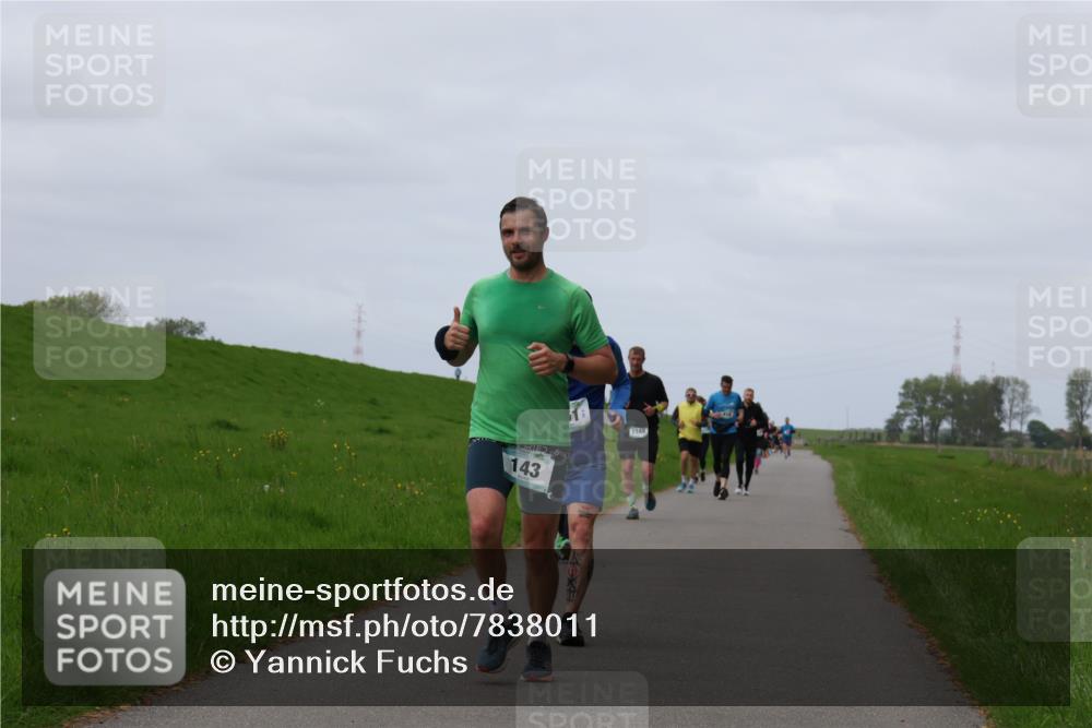 04.05.2025 - 8. Wedeler Halbmarathon Yannick Fuchs http://msf.ph/oto/7838011 04.05.2025 11:46:38 Laufen 143 meine-sportfotos.de