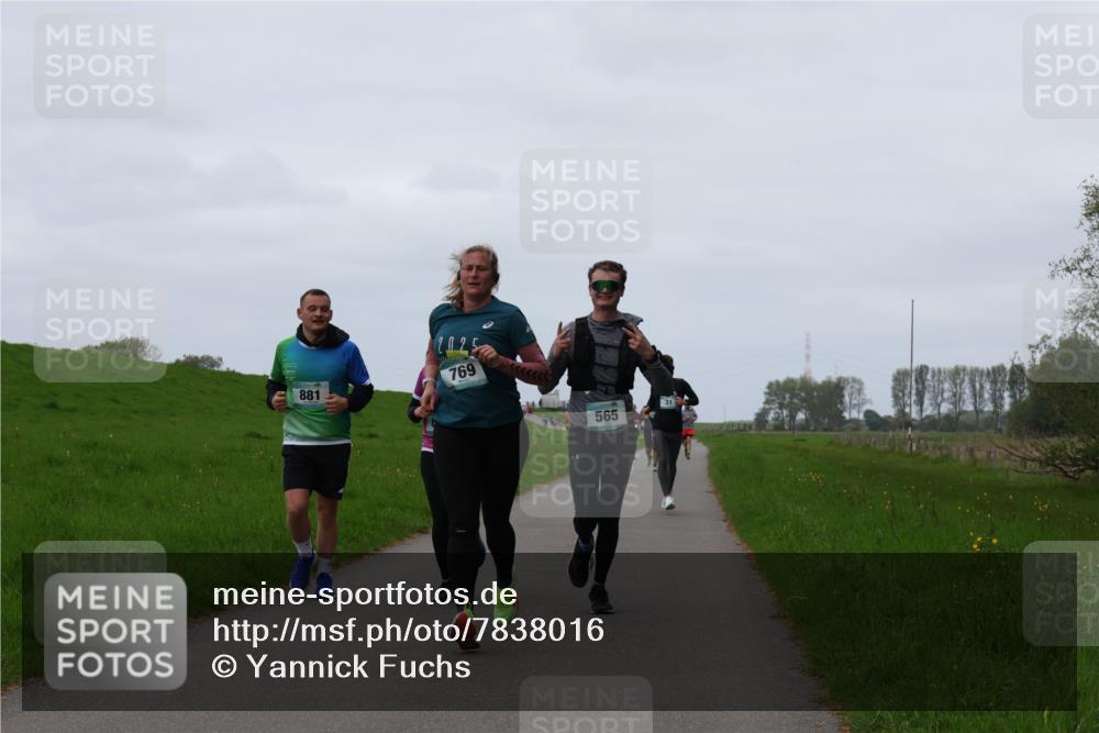 04.05.2025 - 8. Wedeler Halbmarathon Yannick Fuchs http://msf.ph/oto/7838016 04.05.2025 11:25:06 Laufen 881, 769, 565 meine-sportfotos.de